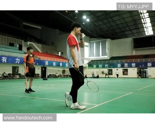 羽毛球的魅力：深入了解成都羽毛球队的团结与协作精神