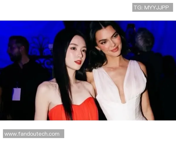 肯豆与足球明星的浪漫故事揭示了时尚与运动的完美结合