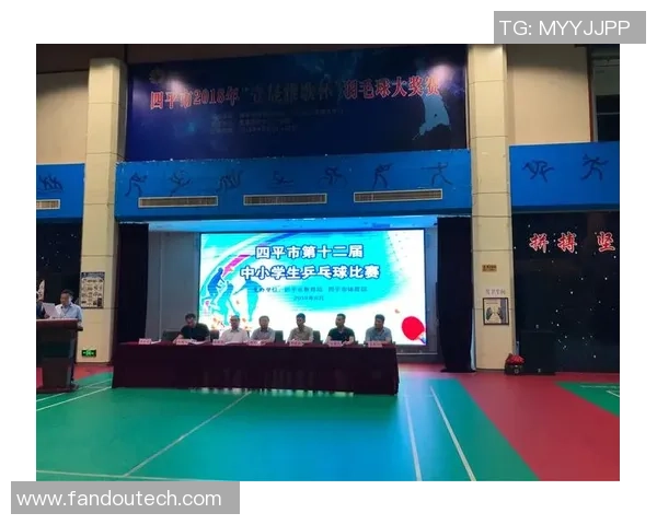 足球明星魅力尽显精美画报大全带你领略足球世界的风采与激情